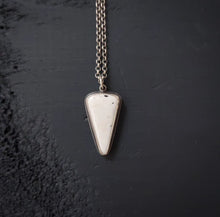 Load image into Gallery viewer, White Buffalo Point Necklace