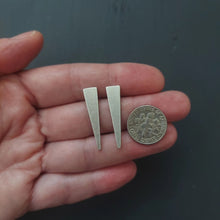 Load image into Gallery viewer, Point Earrings