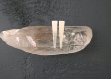 Load image into Gallery viewer, Point Earrings