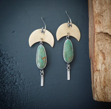 Load image into Gallery viewer, Crescent Moon Earrings