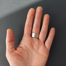 Load image into Gallery viewer, Light Space Ring