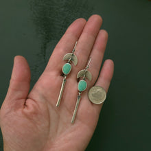 Load image into Gallery viewer, Crescent Moon Earrings
