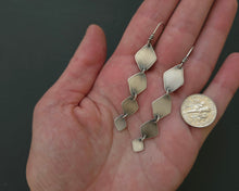 Load image into Gallery viewer, Catching Light Earrings