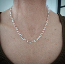 Load image into Gallery viewer, Oval Link Necklace