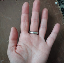 Load image into Gallery viewer, Traverse Ring size 8.5