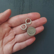 Load image into Gallery viewer, Huggie Hoops