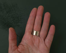 Load image into Gallery viewer, Moon Magic Ring