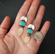 Load image into Gallery viewer, Crescent Moon Earrings