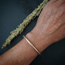 Load image into Gallery viewer, Element Cuff~Gold Fill size xs/s