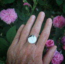 Load image into Gallery viewer, Moon Ring