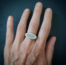 Load image into Gallery viewer, Signet Ring Size 7