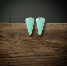 Load image into Gallery viewer, Turquoise Points