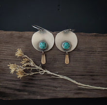 Load image into Gallery viewer, Presence Earrings