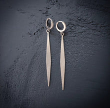 Load image into Gallery viewer, Point Earrings