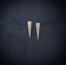 Load image into Gallery viewer, Point Earrings