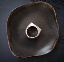 Load image into Gallery viewer, Signet Ring Size 7