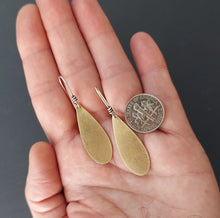 Load image into Gallery viewer, Golden Earrings
