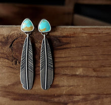 Load image into Gallery viewer, Blackbird Post Earrings
