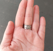 Load image into Gallery viewer, Kiss the Earth Ring