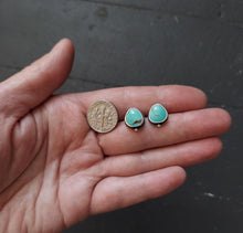 Load image into Gallery viewer, Dewdrop Post Earrings no.1