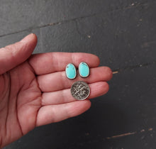 Load image into Gallery viewer, Bluebird Post Earrings no.1