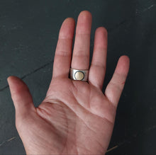 Load image into Gallery viewer, Moon Ring