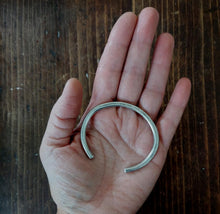 Load image into Gallery viewer, Element Cuff size s/m