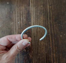 Load image into Gallery viewer, Element Cuff size s/m