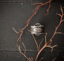 Load image into Gallery viewer, Moon Glow Ring