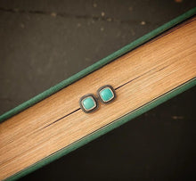 Load image into Gallery viewer, Bright Spot Post Earrings no.1