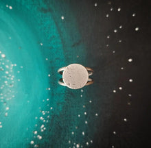 Load image into Gallery viewer, Moon Ring Size 9