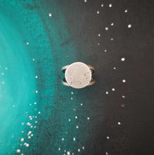 Load image into Gallery viewer, Moon Ring Size 6