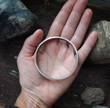 Load image into Gallery viewer, Heavyweight Element Bangle size S
