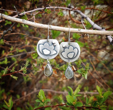 Load image into Gallery viewer, Bloom Earrings
