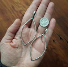 Load image into Gallery viewer, Leaf Earrings
