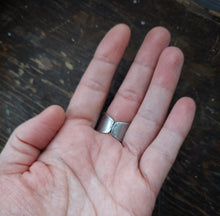 Load image into Gallery viewer, Grace Ring~adjustable sizing
