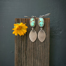 Load image into Gallery viewer, Bloom Earrings
