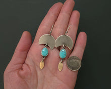 Load image into Gallery viewer, Crescent Moon Earrings
