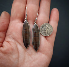 Load image into Gallery viewer, Strata Earrings

