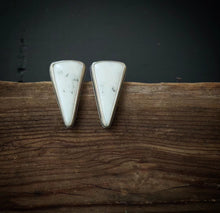 Load image into Gallery viewer, White Buffalo Points
