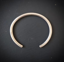 Load image into Gallery viewer, Element Cuff~Sterling Silver size m
