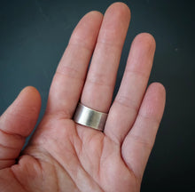 Load image into Gallery viewer, Expanse Ring
