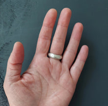 Load image into Gallery viewer, Signet Ring size 7.5

