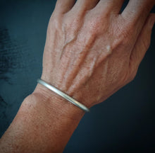 Load image into Gallery viewer, Element Cuff s/m
