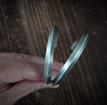 Load image into Gallery viewer, Triangle Element Cuff~2 size options
