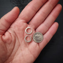 Load image into Gallery viewer, Hoop Earrings
