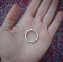 Load image into Gallery viewer, Domed Connection Ring size 9.5
