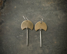 Load image into Gallery viewer, Crescent Moon Earrings
