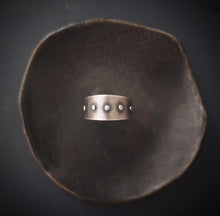 Load image into Gallery viewer, Nocturne Ring
