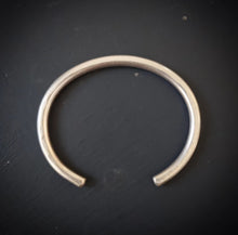 Load image into Gallery viewer, Element Cuff~Sterling Silver size xs/s
